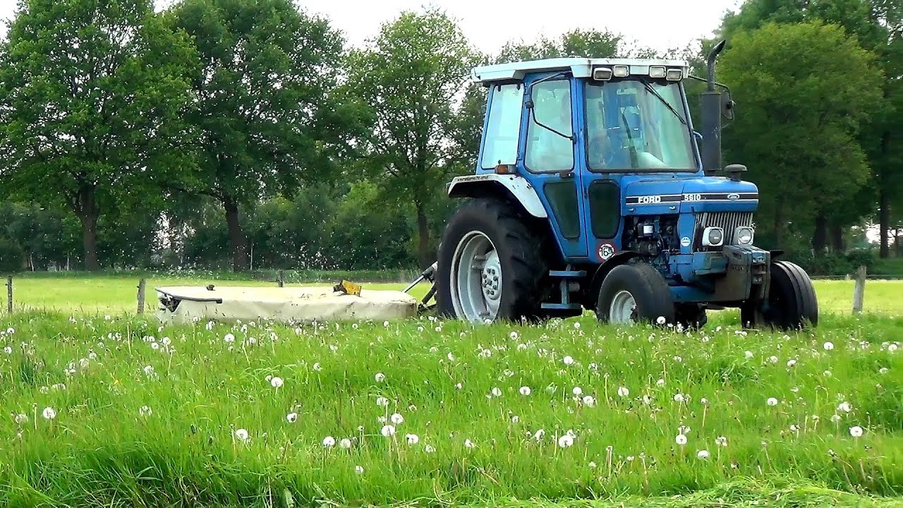 Ford 5610 Gen 2 met Krone AM achtermaaier