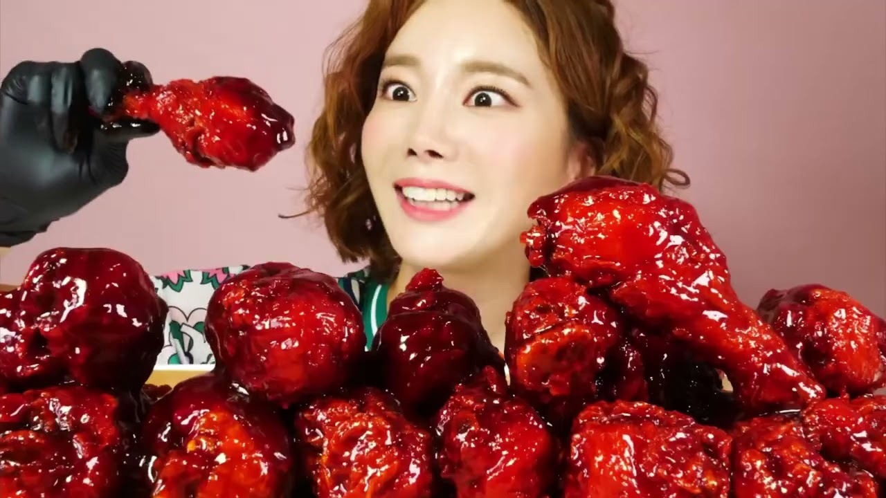 Mukbang Eating: spicy KFC chicken with lots of spices sauce#mukbang #asmr#foodlover#eatingsounds  