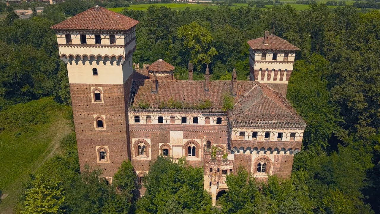Abandoned Italian Castle / Urbex Lost Places Italy