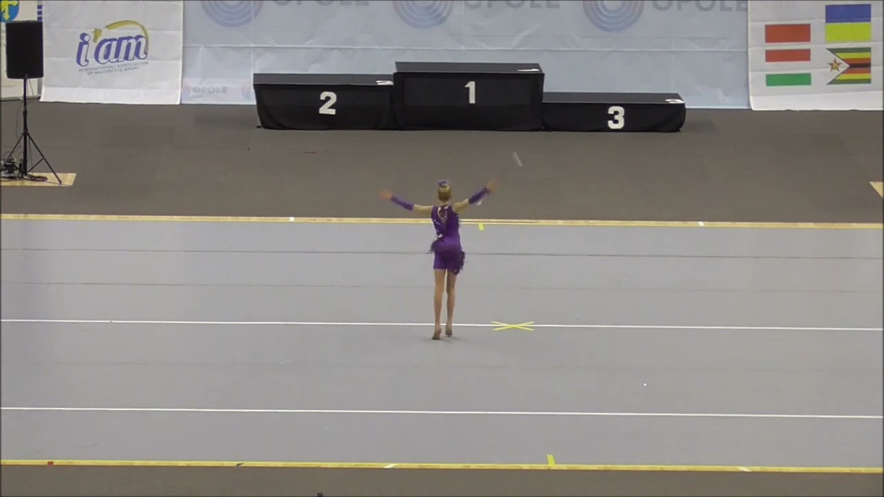 La Bella (Leśnica) - solo freestyle baton kadetki Malwina Dłubakowska
