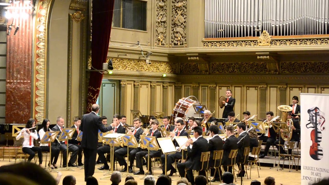 Orchestra de suflatori, dirijor prof. Marcel Pețanca
