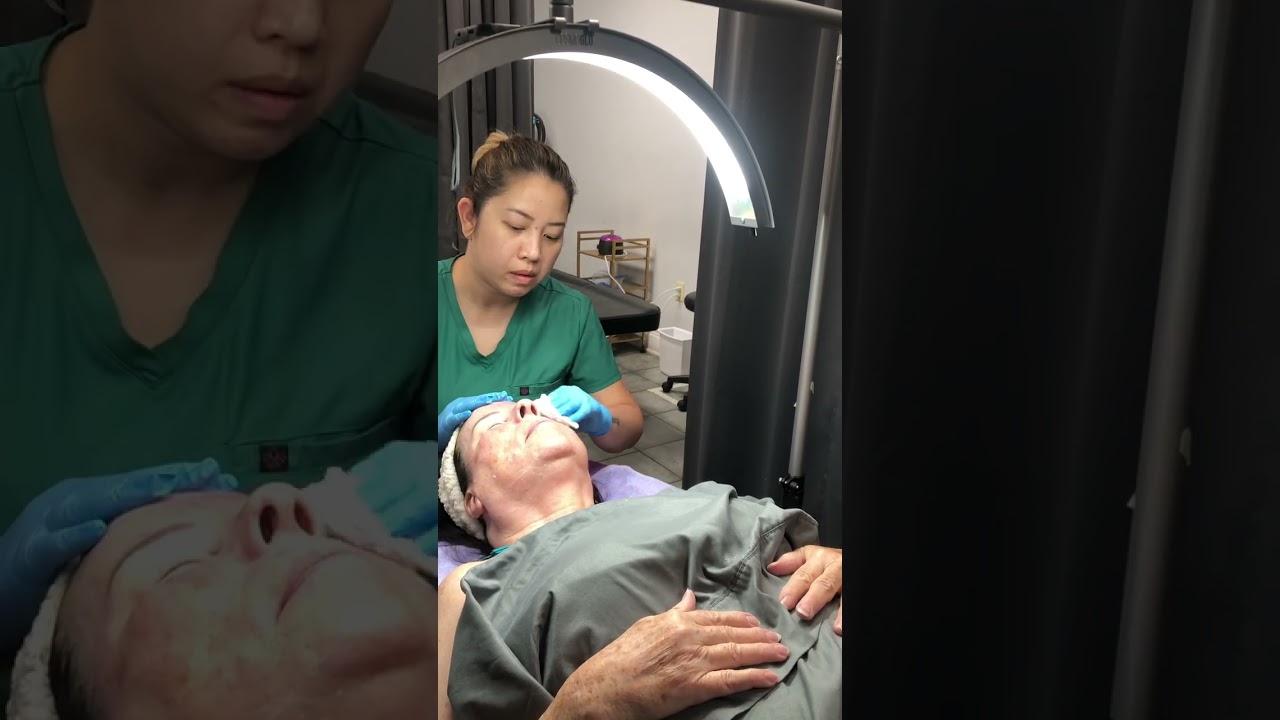 Nikki Tran treating Holistic Skin in TSG2025 - video 3