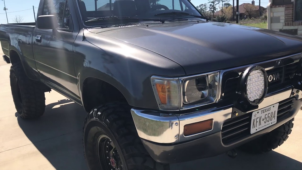 1989 lifted Toyota truck 4x4 walk around
