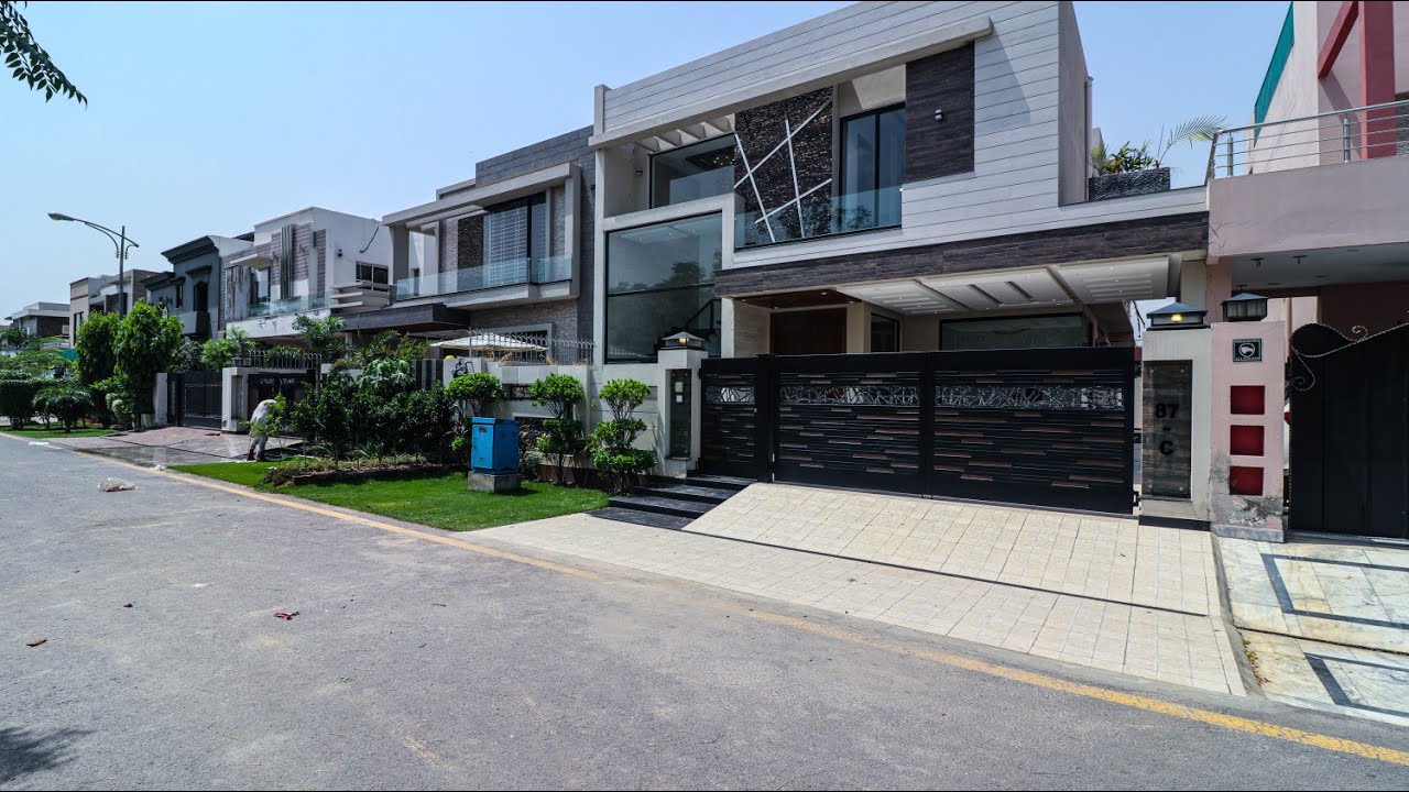 4.25 Crore, 10 Marla 35X65 Modern Luxurious Designer House, DHA Lahore, By President Group