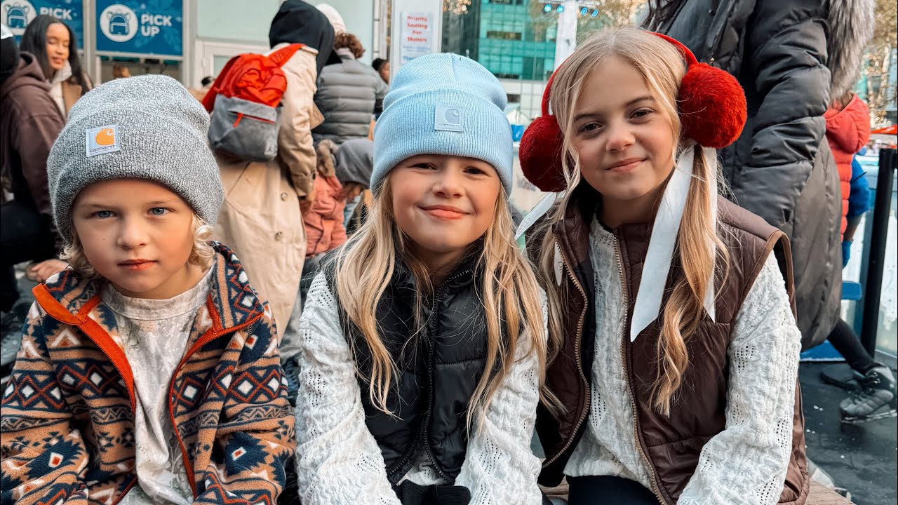NEW YORK CITY FAMILY VLOG DAY 2 🚕🌃🍎