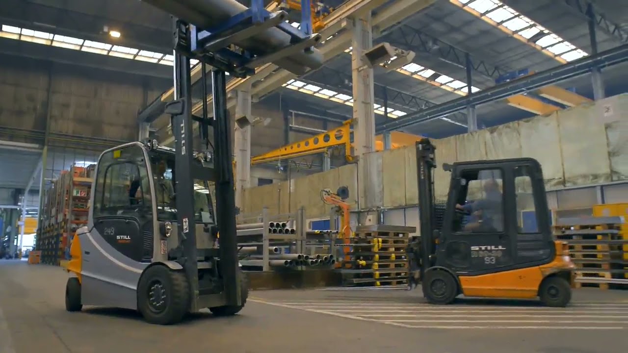 STILL Gabelstapler im Einsatz bei Liebherr / STILL industrial trucks in use at Liebherr
