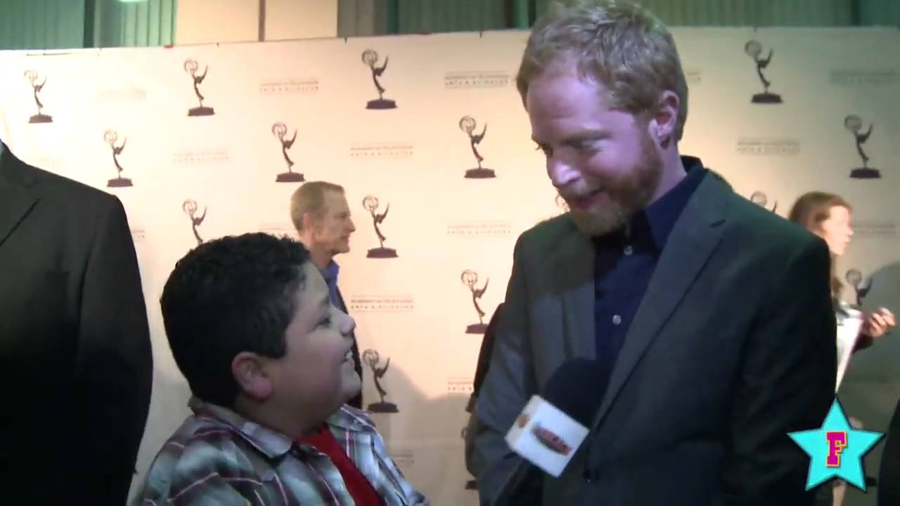 Modern Family Stars' Hilarious Interview With Each Other