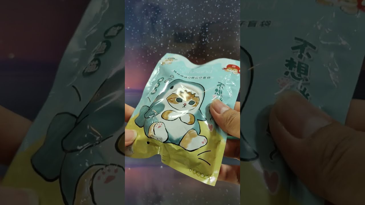 Gashapon Cat in Fish Cosplay with Nemorita Marvel Legends Review