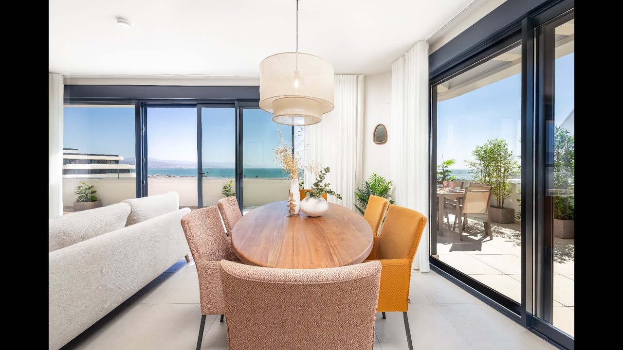 Luxury beachfront penthouse in Playamar, Torremolinos