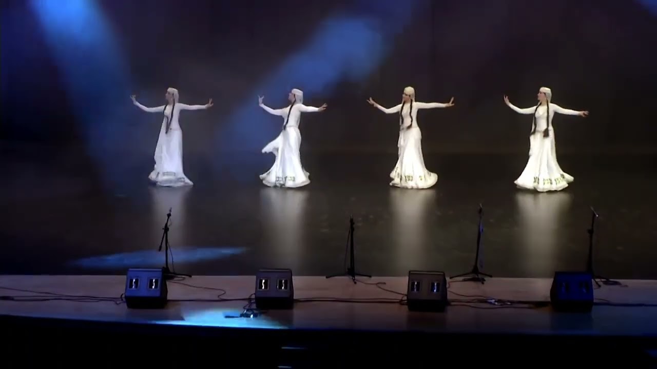 Akçiçek Dansı, Azerbaijan State Ensemble, Reqs Ensemble #dance #reqs #azerbaycan #caucasus #art