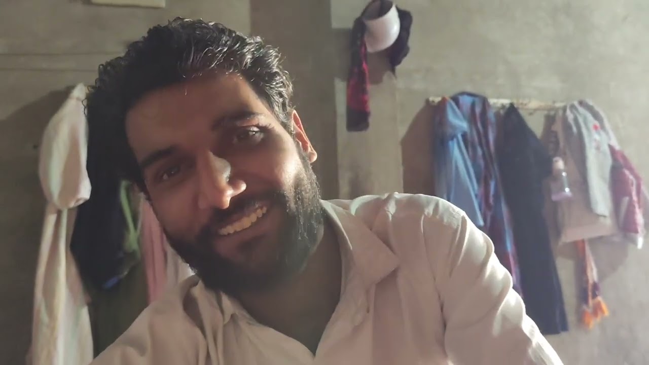 गांव में प्राचीन मंदिर के दर्शन ( full masti ) #priyabhardwaj #dcharyanvifilms #comedy #vlogs 
