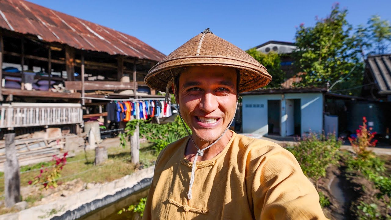 We stayed in a 100 YEAR OLD WOODEN HOUSE - Shan Village Life + Best Breakfast!