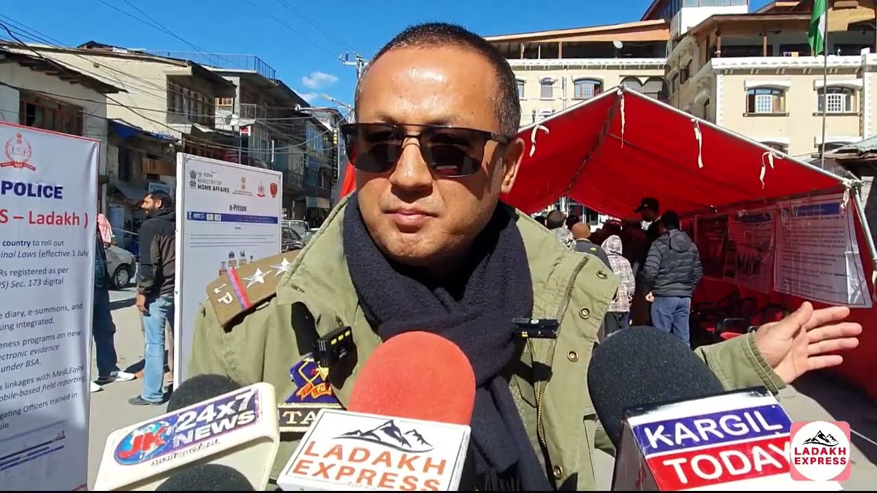 National Unity Day : Ladakh Police Highlights Strength with Weapon Showcase