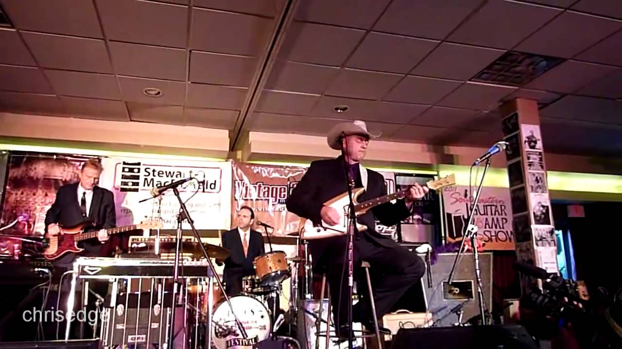HD - Deke Dickerson Guitar Geek Festival 2011  - Deke - The Doors Love Me Two Times
