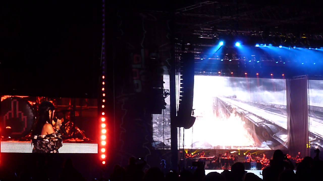 Eminem - Love The Way You Lie ft. Rihanna Live @ Lollapalooza 2014