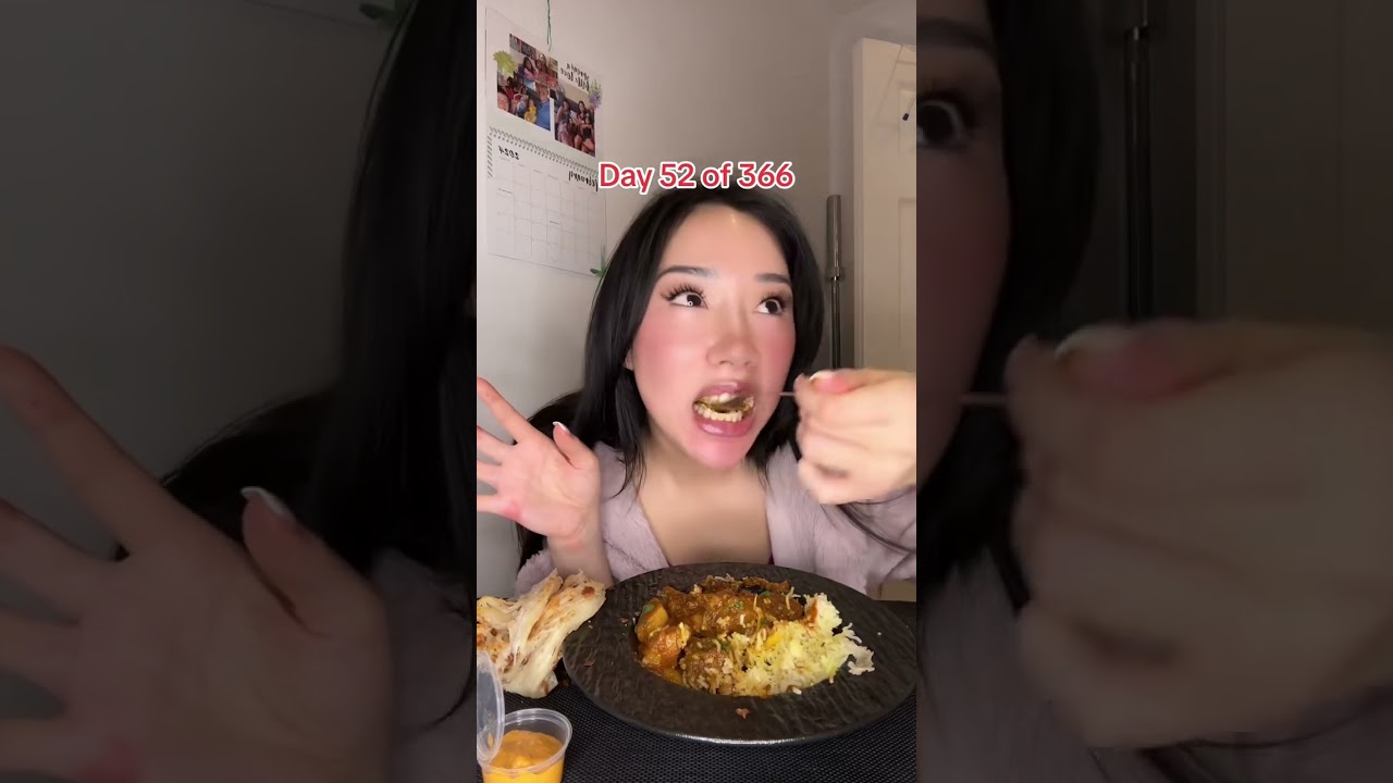 It’s dinner time ❤️ #eatwithgg #ggflavour #mukbangeatingshow #mukbang #foodtok #indiantakeaway