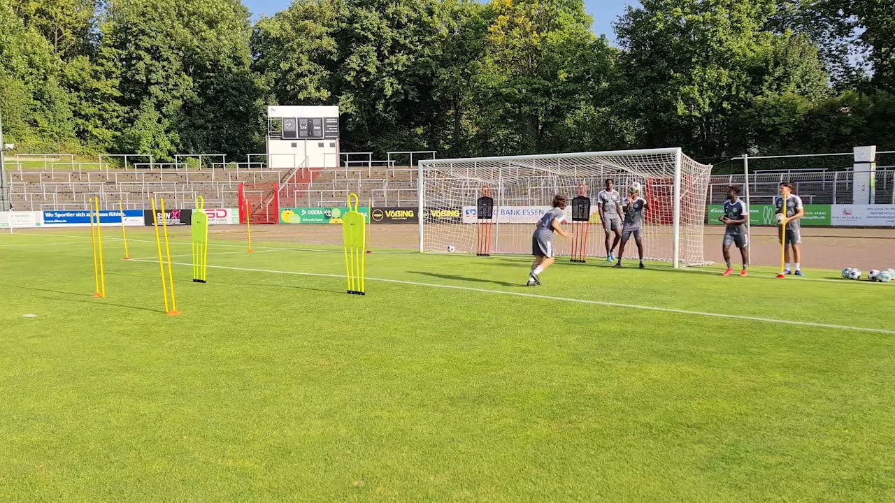 Endlosform Kopfball frontal - Kopfball Training offensiv (10 Trainings&uuml;bungen)