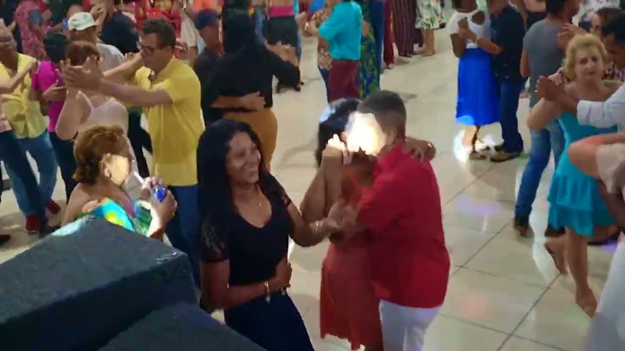 Gabriel Pasa  ao vivo - forro baile em Loanda