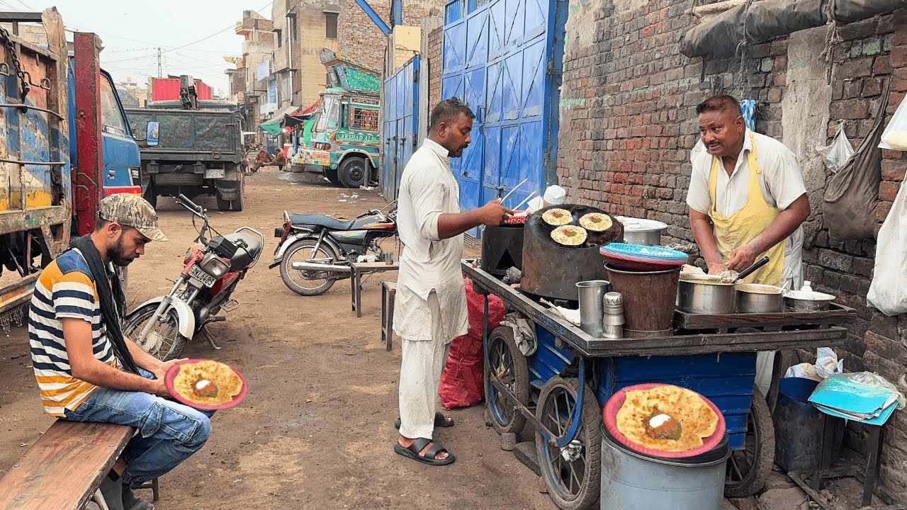 PAKISTAN'S 🇵🇰 SURPRISING! MOST ADMIRED STREET FOOD COMPILATION 😍 | DILIGENT FLAVOURS OF ASIA