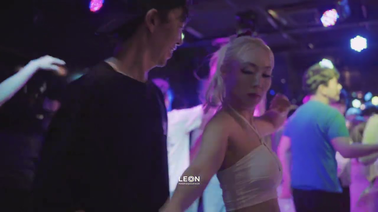 사과 y 루나 바차타 소셜