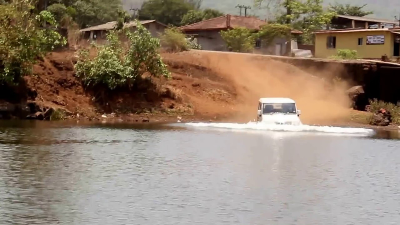 Mahindra bolero best performance in shallow sleepery river.