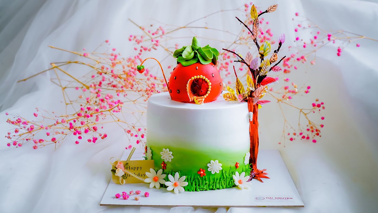 Awesome Decorate a Strawberry Home Cake for kid | Trang Trí Tạo Hình Nhà Dâu Tây Trên Bánh Xinh Xắn
