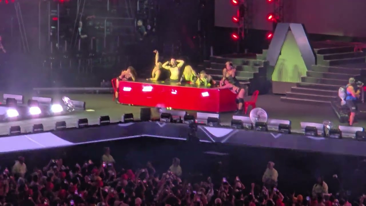 KESHA - Sleazy + BOY CRAZY. - Tits Out Tour - CarnaUOL 2026 - São Paulo - Brazil (24/01/2026)