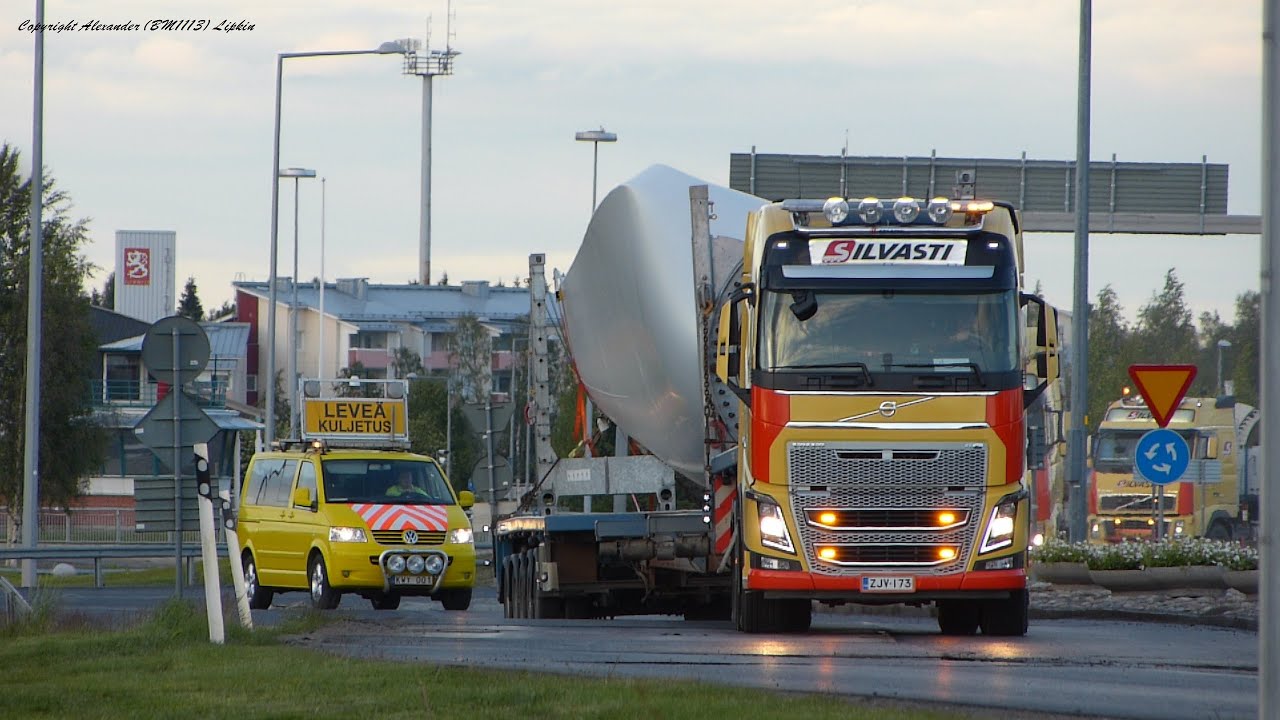 Heavy haulage Transports 3x Volvo FH16 60M Transports blades for wind turbines