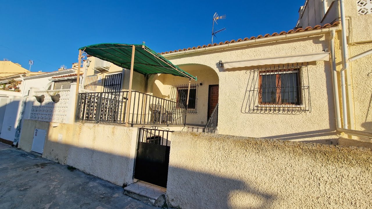 Reihenhaus zu mieten in der Urb La Marina - Spanien