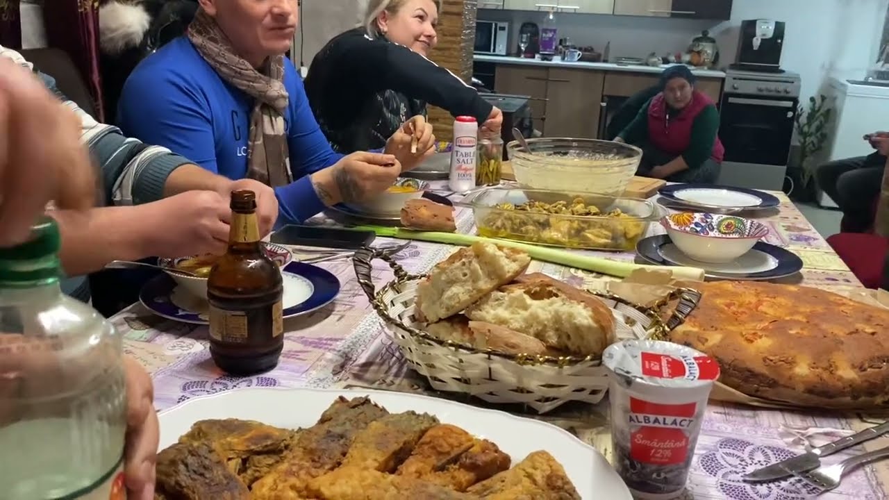 LA BUCATARU AU FOST BUCATE PE ALESE