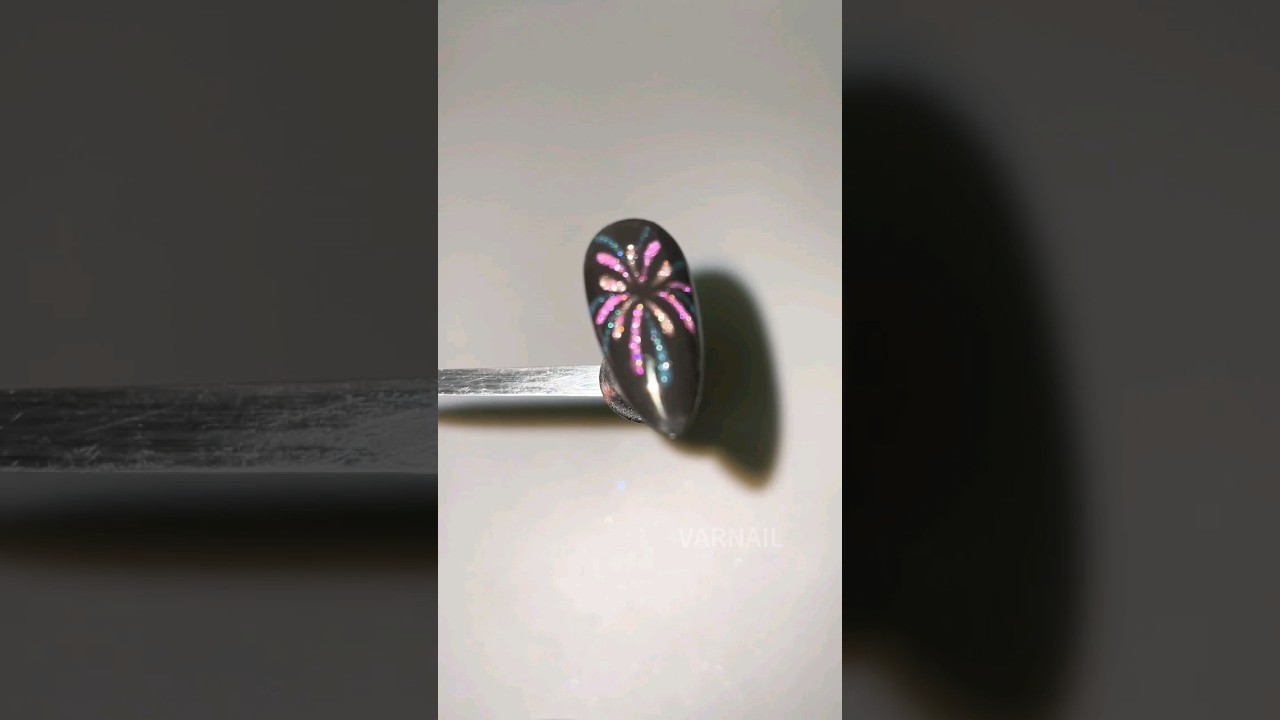 New Year's Fireworks 🎆 #varnail #nailtutorial #nailart #cateyegel #cateyenails