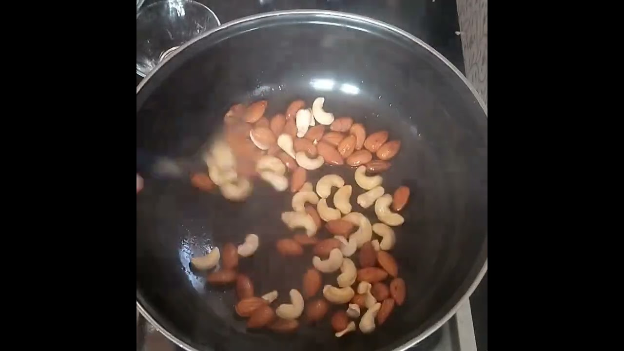 Dry fruits laadu 😋 without jaggery and sugar #dryfruits #laadu #healthy #food #viral #nosugar