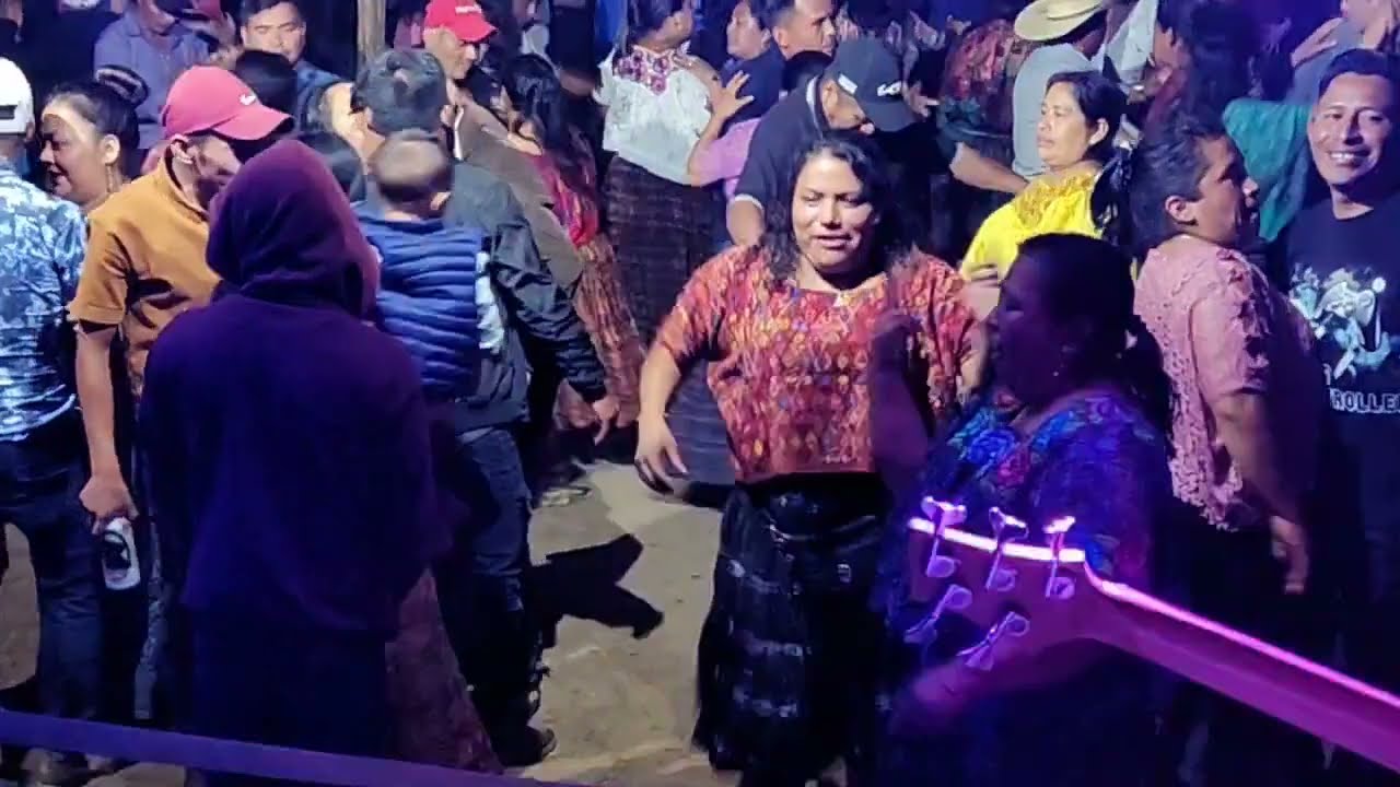 Los Ilegales De Coban A.V. En Vivo 