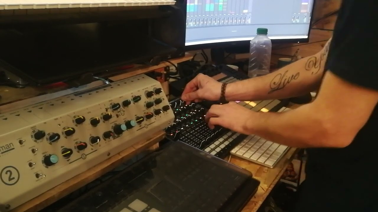 SEKOIA Live Techno Groovy To Disto 128 --- 160