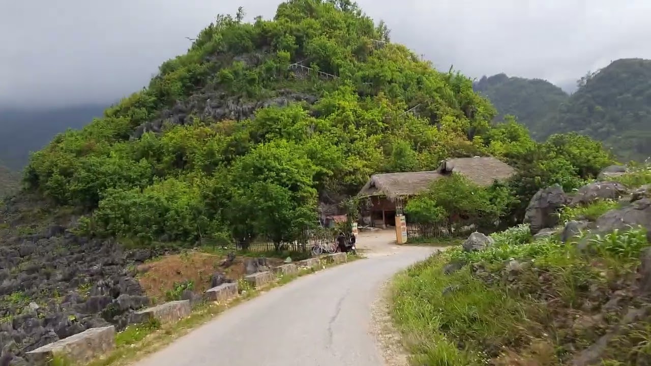 Đường từ Khâu Vai ra thị trấn Mèo Vạc Hà Giang, 🇻🇳