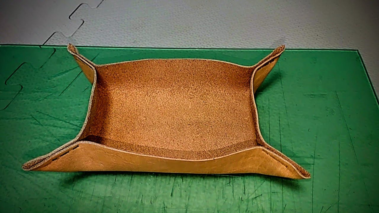 レザークラフト練習３３　縫わない小物トレー