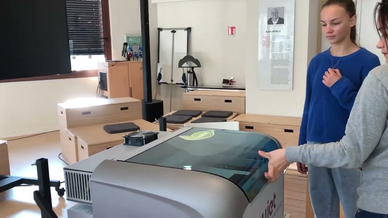 Des collégiens découvrent le Fab Lab de La Casemate (février 2025)