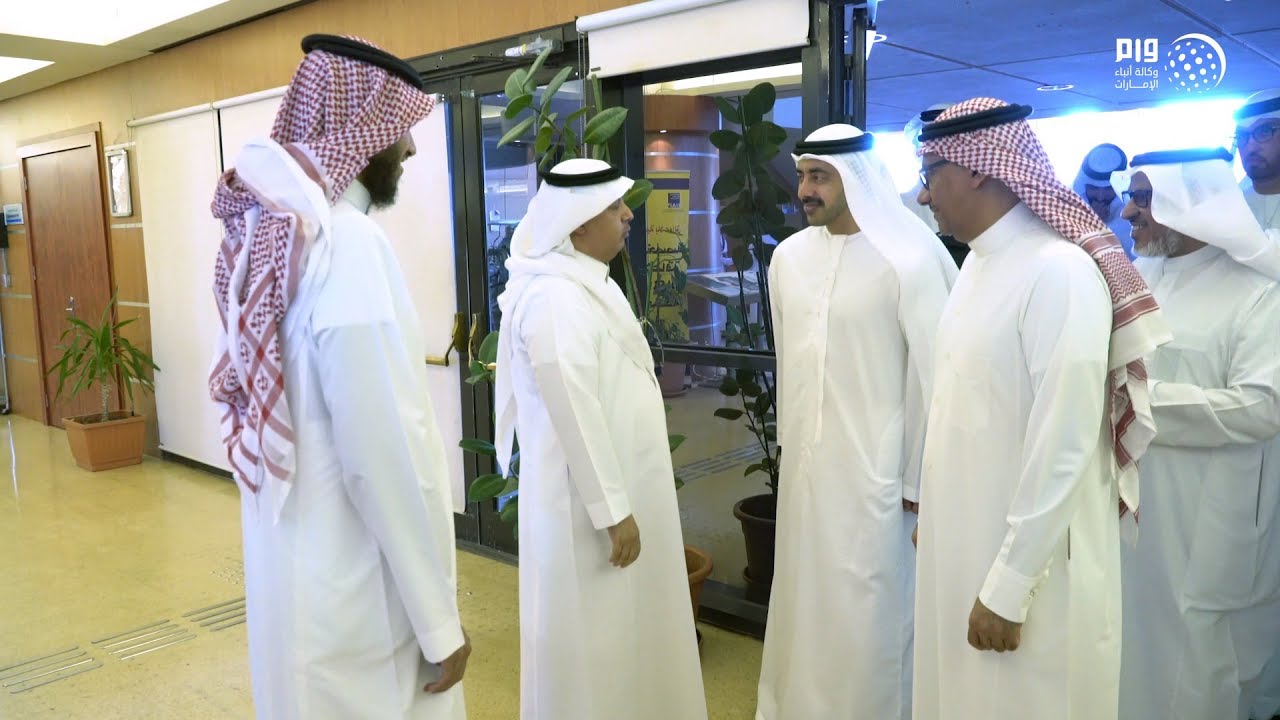 عبدالله بن زايد يزور جامعة الملك سعود في الرياض