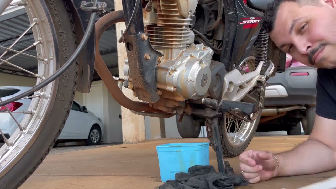 Troca de &oacute;leo Honda cg start 160