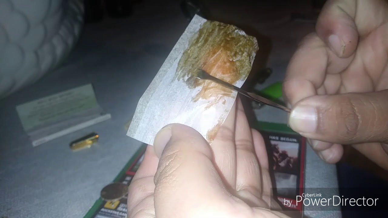 How to Roll a Twax Joint