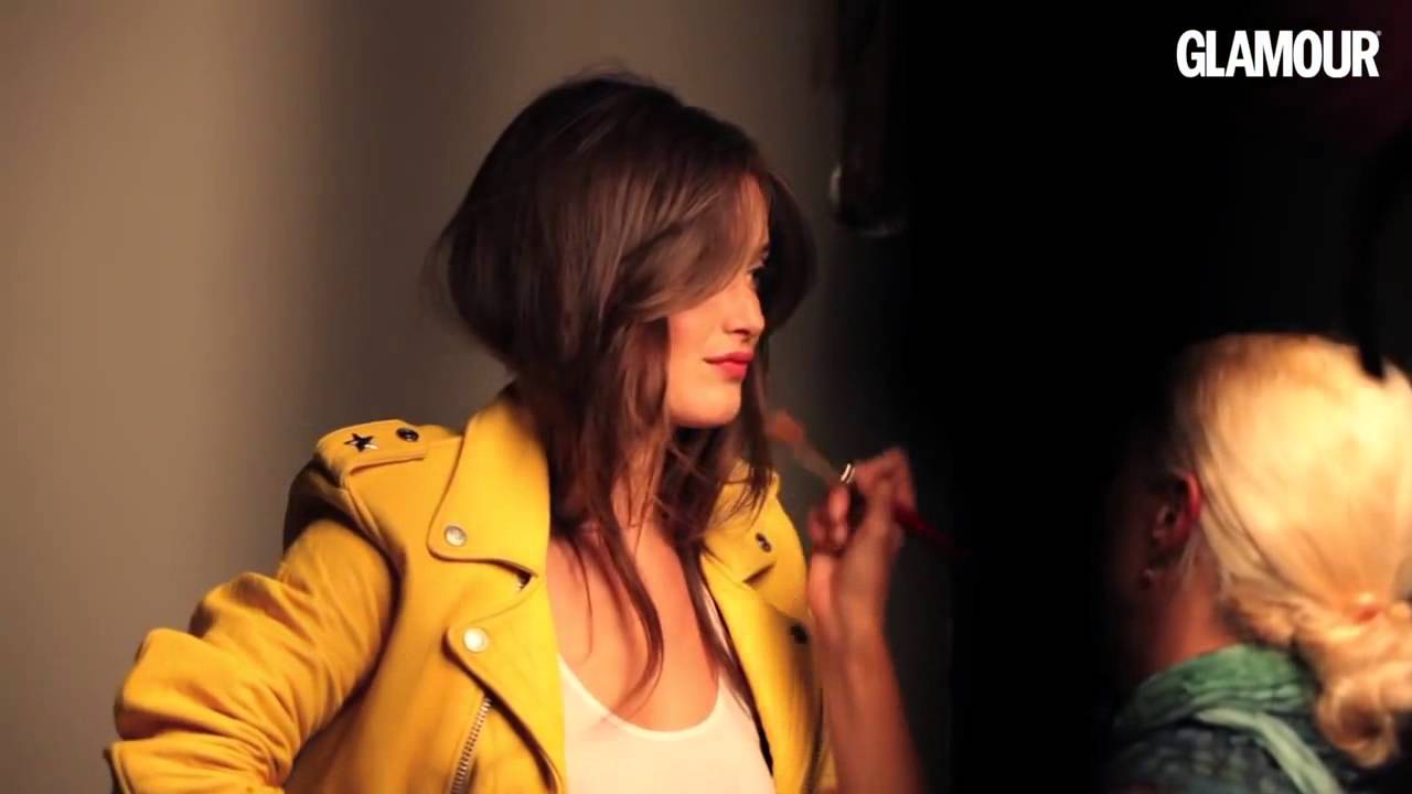 Charlotte Le Bon en couverture de Glamour ! (Le making of du shooting)