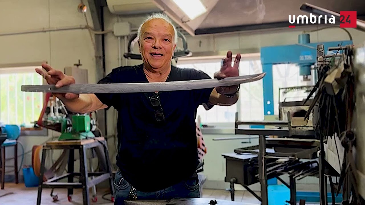 Mastro Livi, una vita nell'acciaio: «Risorgo con la katana»