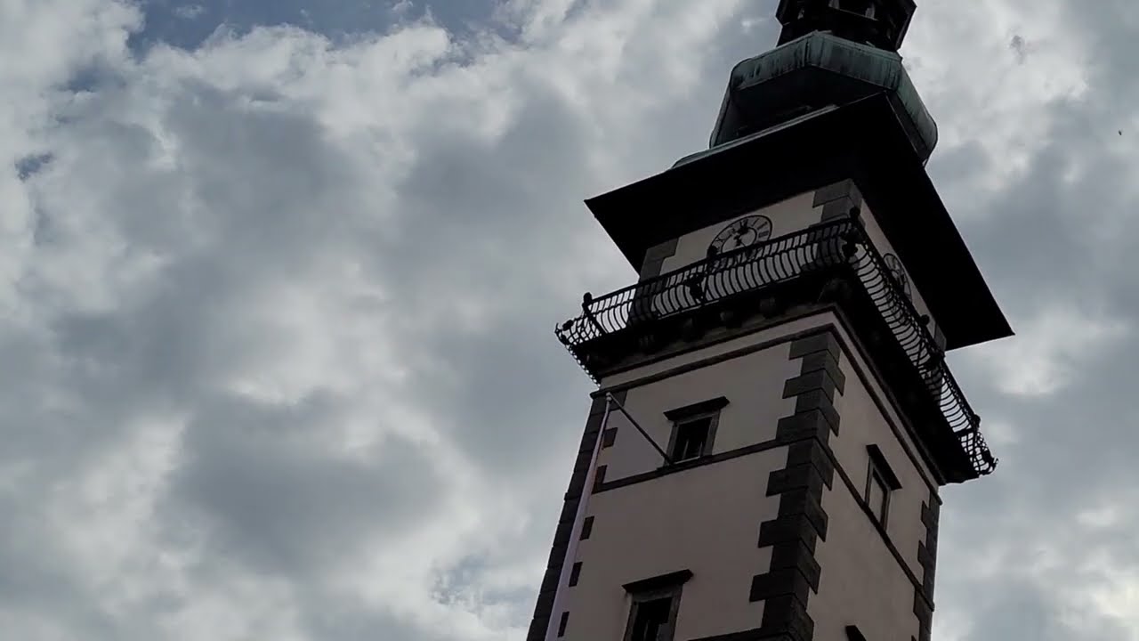 Das Kärntner Heimatlied, gespielt von  der Militärmusik Kärnten.