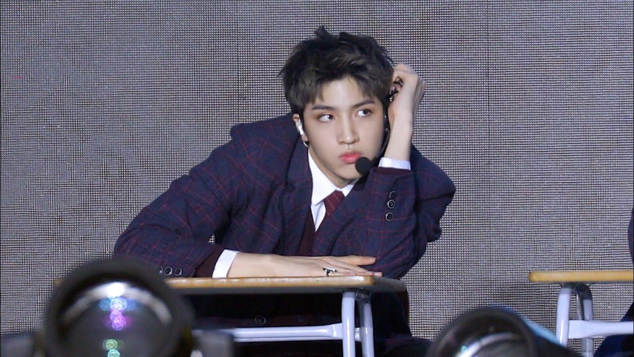 【FANCAM】181220 KPMA INTRO+빛나리 우석(WOOSEOK)