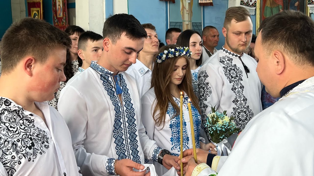 Короноване вінчання, короноване.