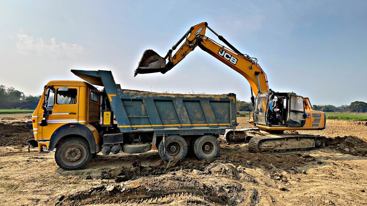 NEW JCB 220 LC Excavator Loading on to Dump Trucks | excavator dump truck bulldozer | JCB 3dx video 