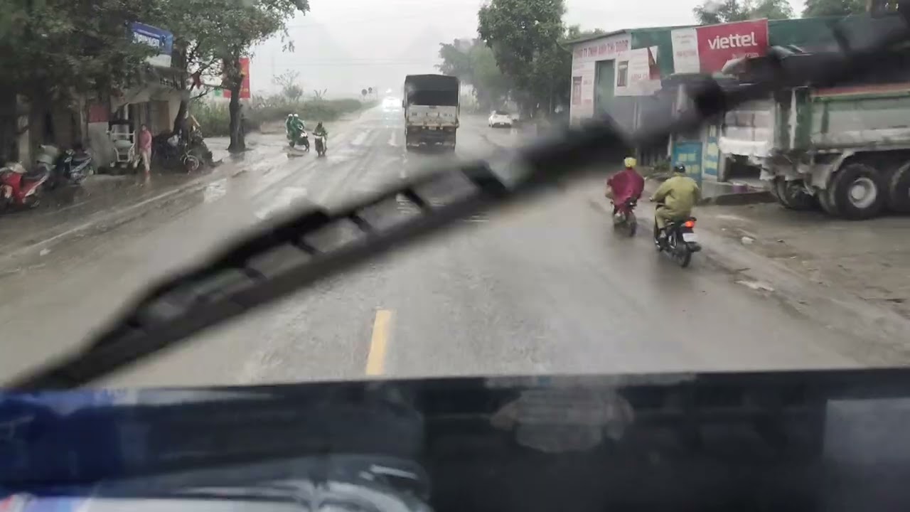 Trên Mọi Nẻo Đường. Mưa Lại Còn Rét Nữa.