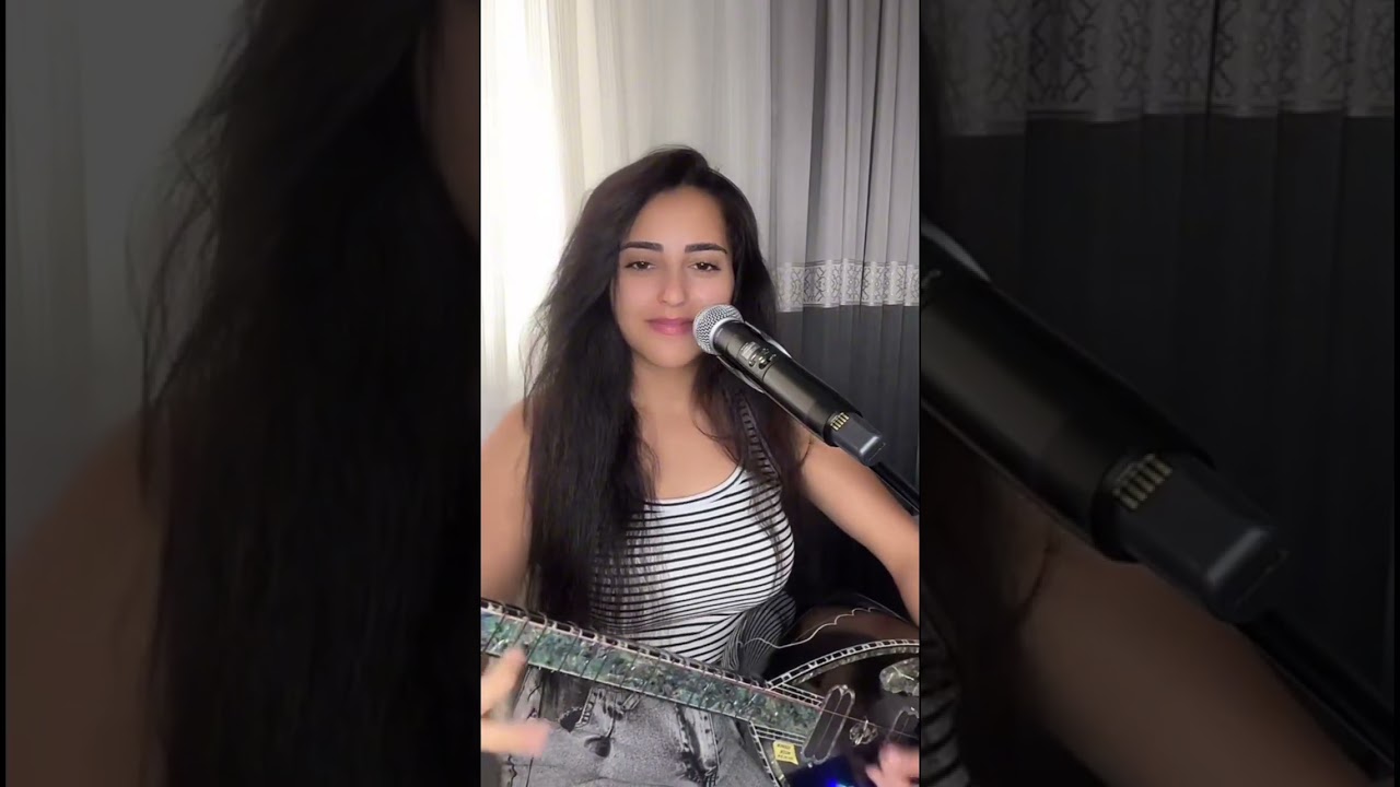 Hazal Karadon Evlerin önü yonca,Hele ninna olasan,Yeşil gözlere daldım