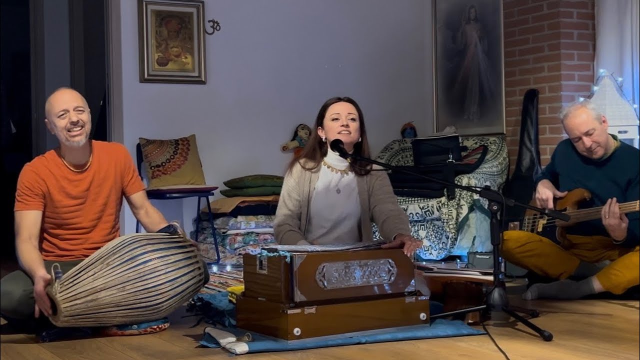 💕Capodanno 2025 Fabiana canta Radha Mohan alla casa di Gopala  