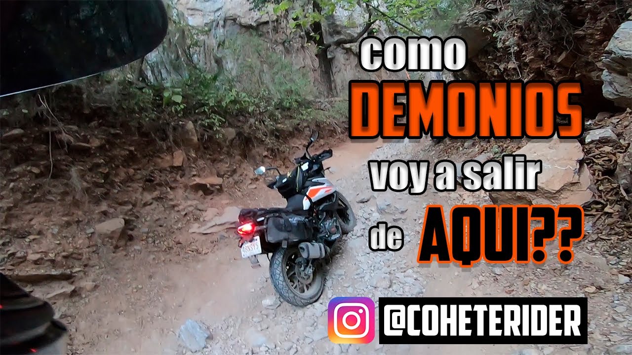 probando la moto fuera del asfalto en camino dif&iacute;cil  KTM 390 ADVENTURE